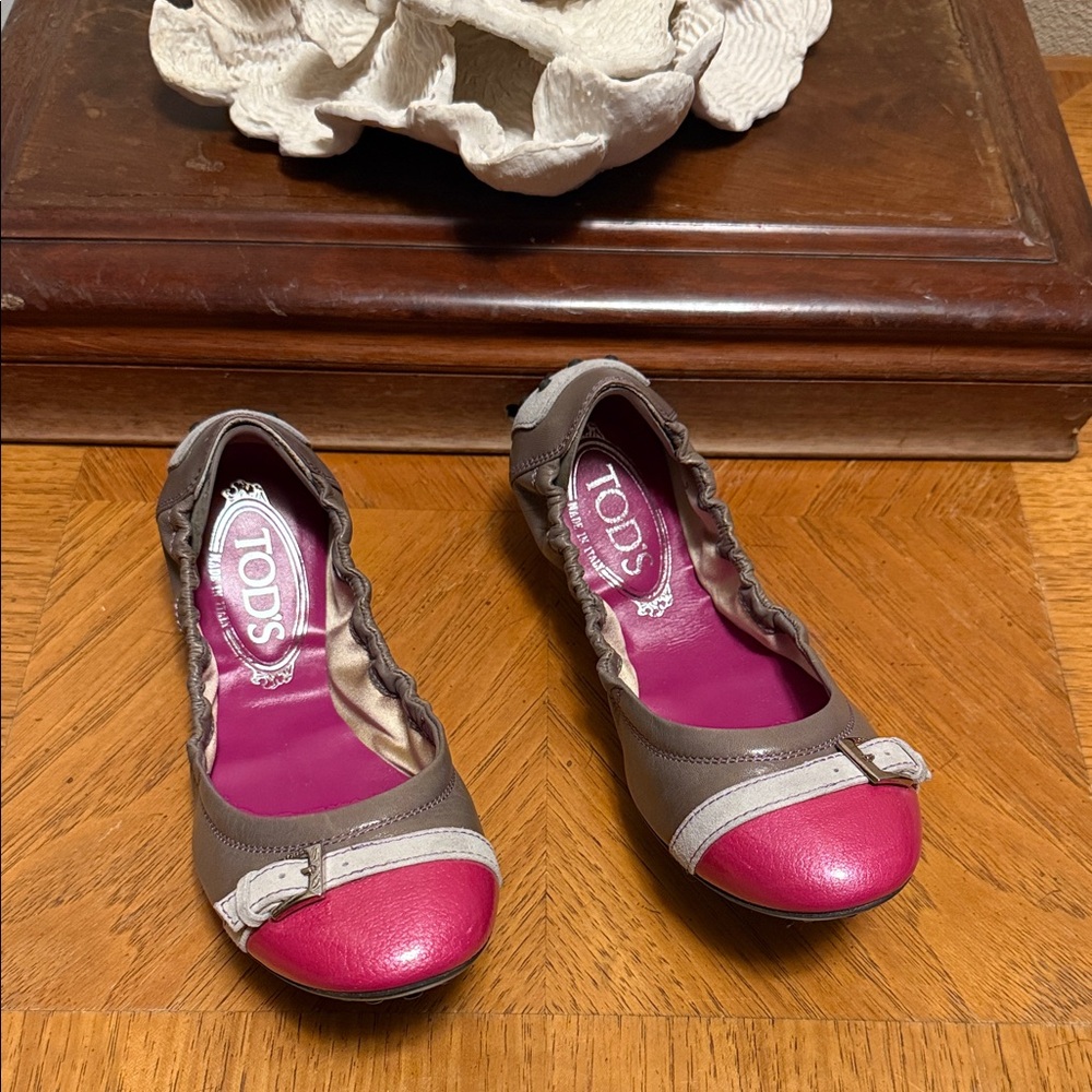 JP Tod's Pink and Tan Leather Ballerina Driving Shoes size 36 Made in Italy